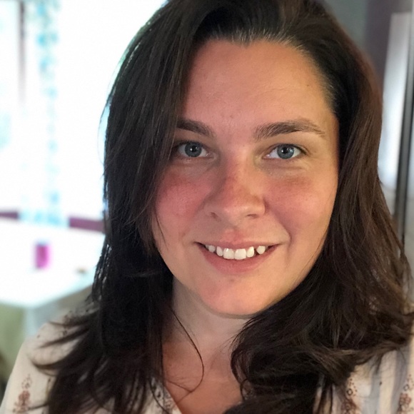 Meet your Posher, Tiffany - Picture 1 of 1